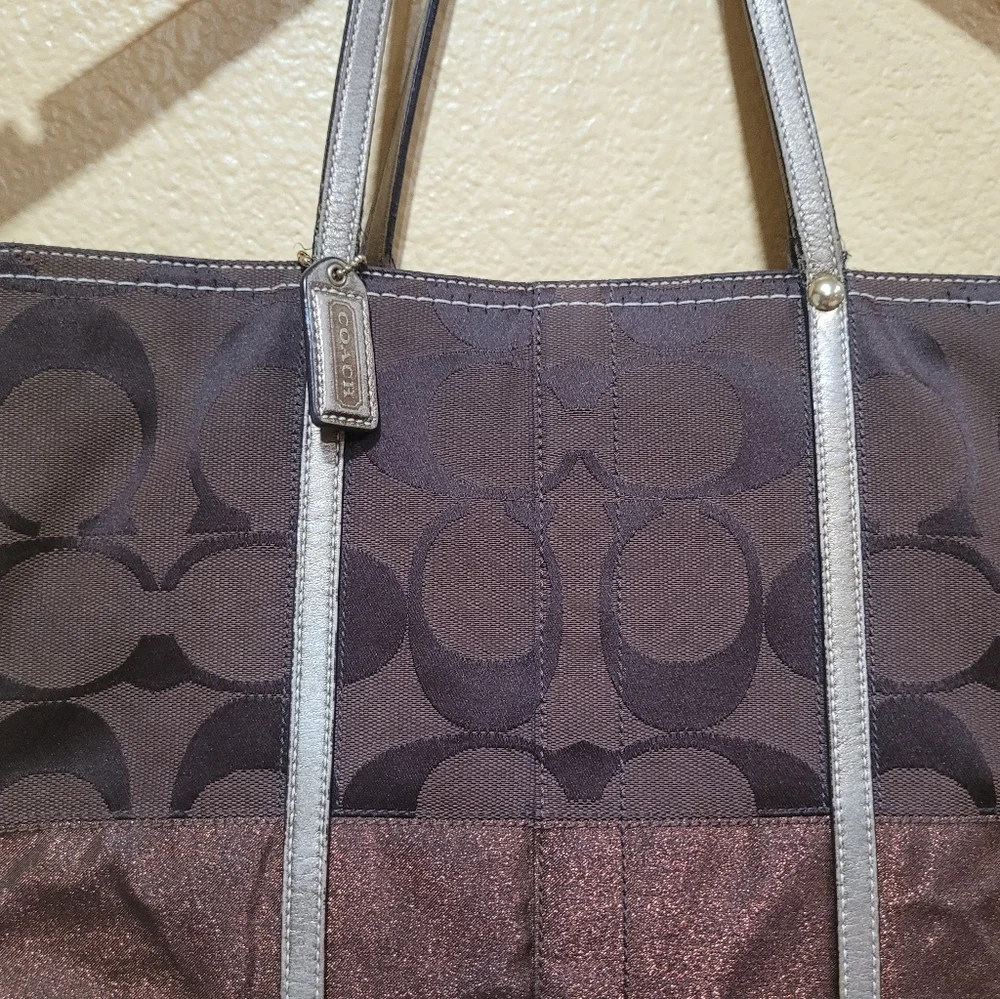 Coach  totes - Picture 3 of 13
